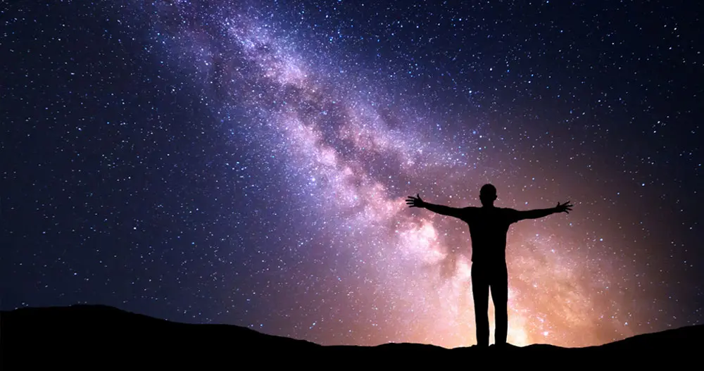 Deus é amor ou ódio? Naum 1:2 2 O Senhor é Deus zeloso e vingador; o Senhor é vingador e cheio de furor; o Senhor toma vingança contra os seus adversários, e guarda a ira contra os seus inimigos.