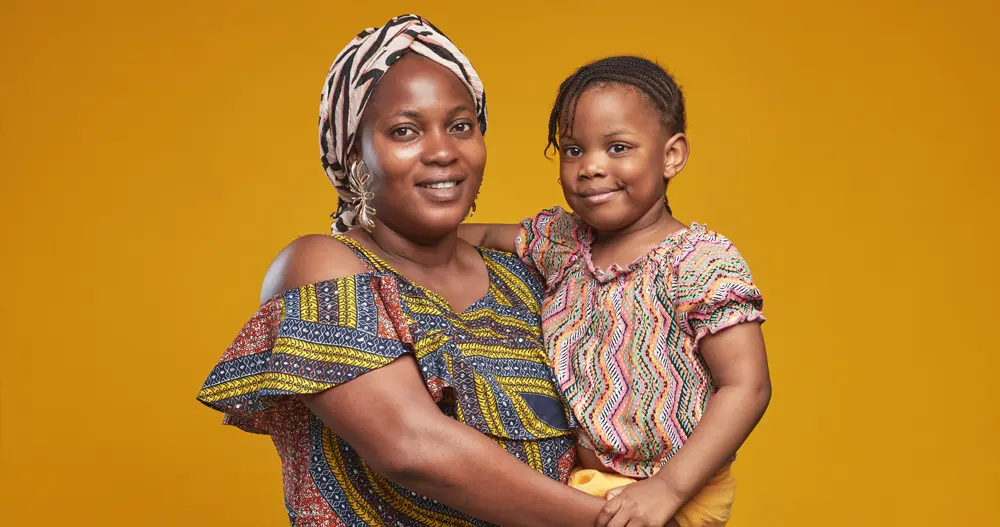 Os braços de uma mulher: os braços de uma mulher, os braços de uma mãe, que perigo os dois, um aquieta o outro protege, os dois fazem falta